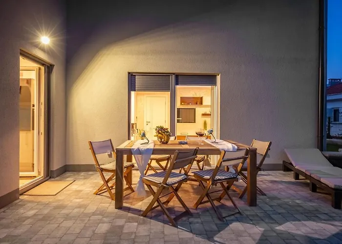 Tarari Luxury Apartment