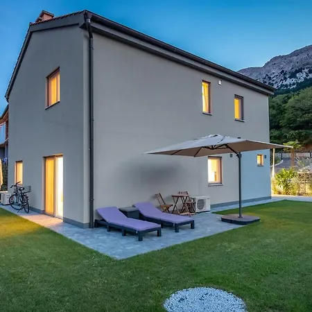 Tarari Luxury Apartment Baska  Exterior photo
