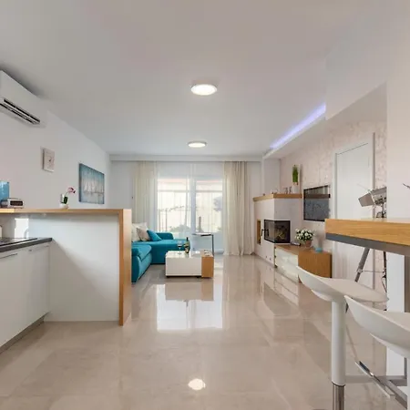 Tarari Luxury Apartment Baska  Exterior photo