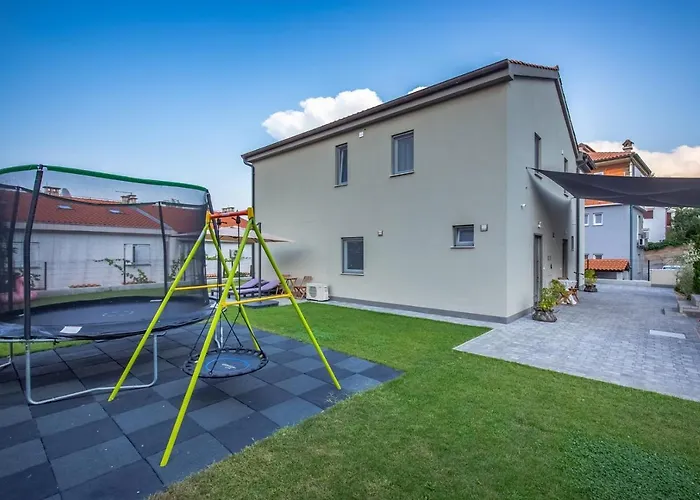 Tarari Luxury Apartment