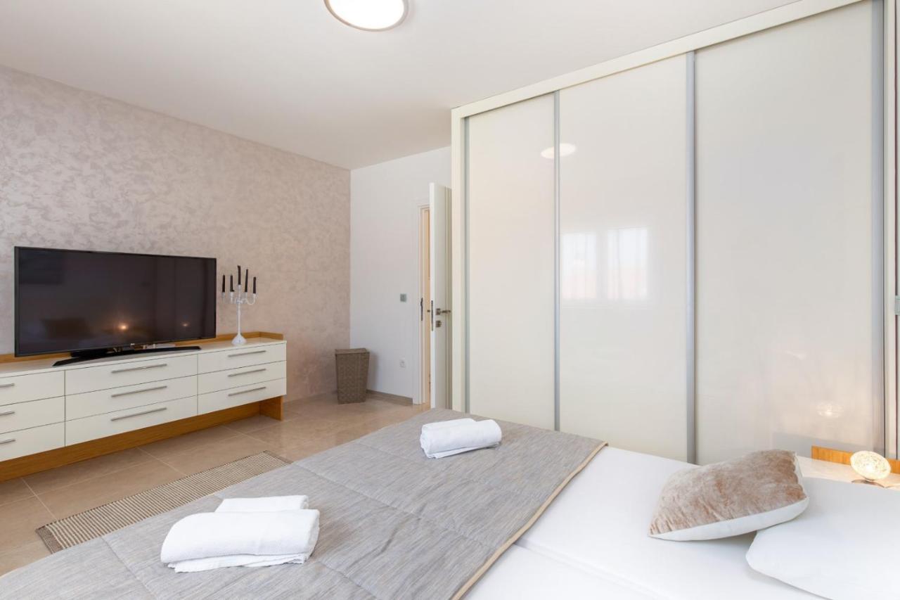 Tarari Luxury